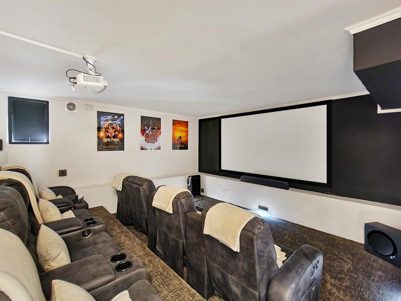 To Let 5 Bedroom Property for Rent in Helgarda Estate Western Cape